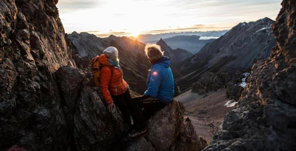 Villa Diese Einfache Unterkunft- Bergheimat Ist Nur Fuer Backpacker- Rucksacktouristen Und Radfahrer - Huettenfeeling Im Backpackerhoues- Ganz Einfach - Ganz Unkompliziert - Ganz Relaxd à Linthal Extérieur photo
